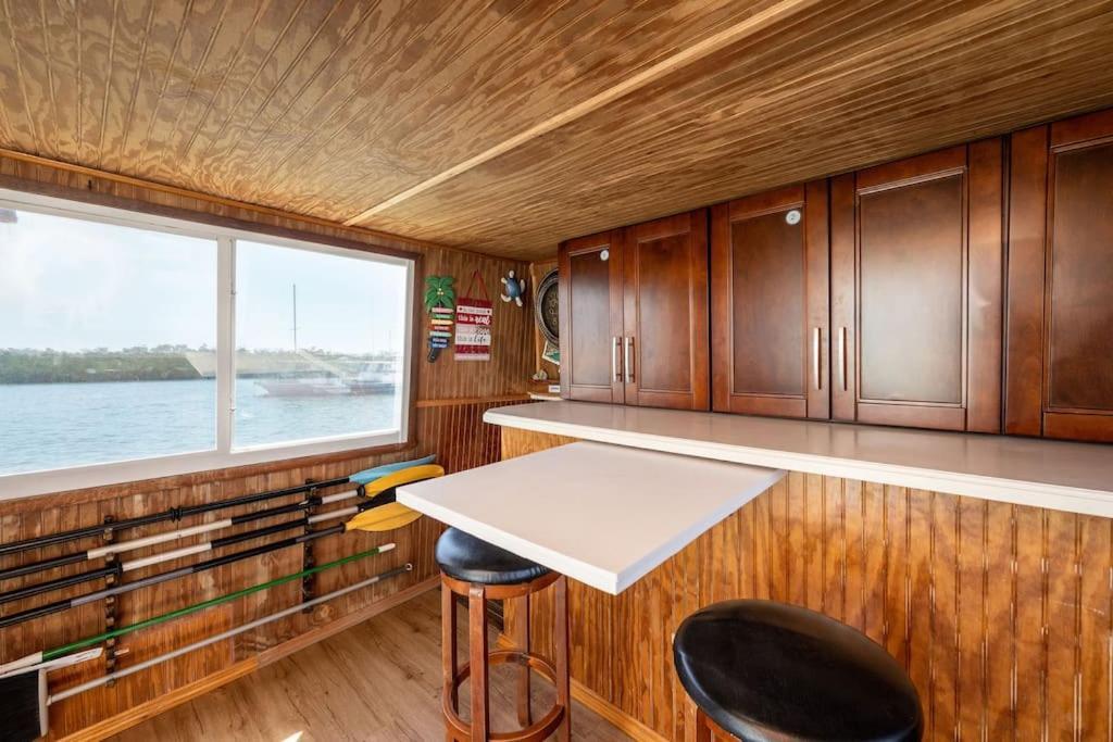 Hotel Beautiful Houseboat In Cayo Hueso Exterior foto