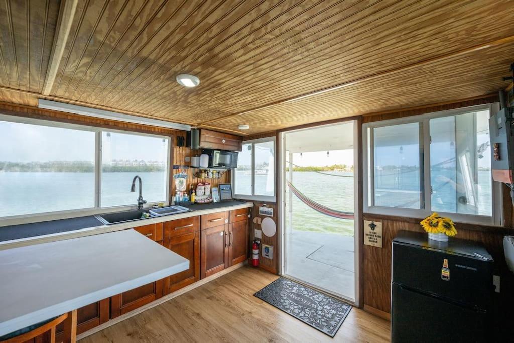 Hotel Beautiful Houseboat In Cayo Hueso Exterior foto